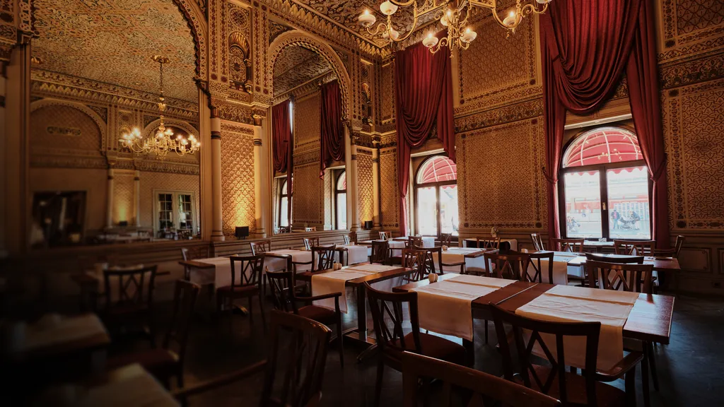 Prunkvoller Restaurantbereich im Le Marrakesh