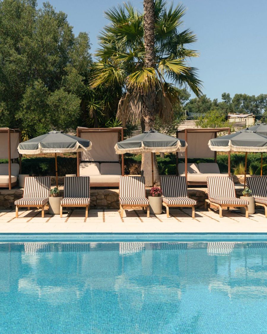 Hotel & Grounds