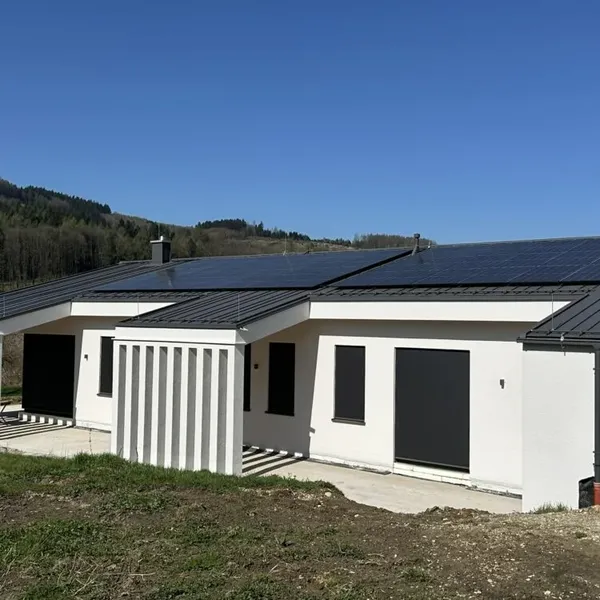 Haus mit Photovoltaikanlage