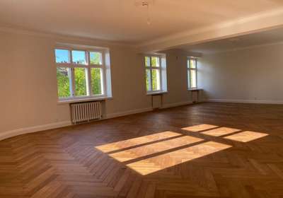 Parketin asennus liimaamalla