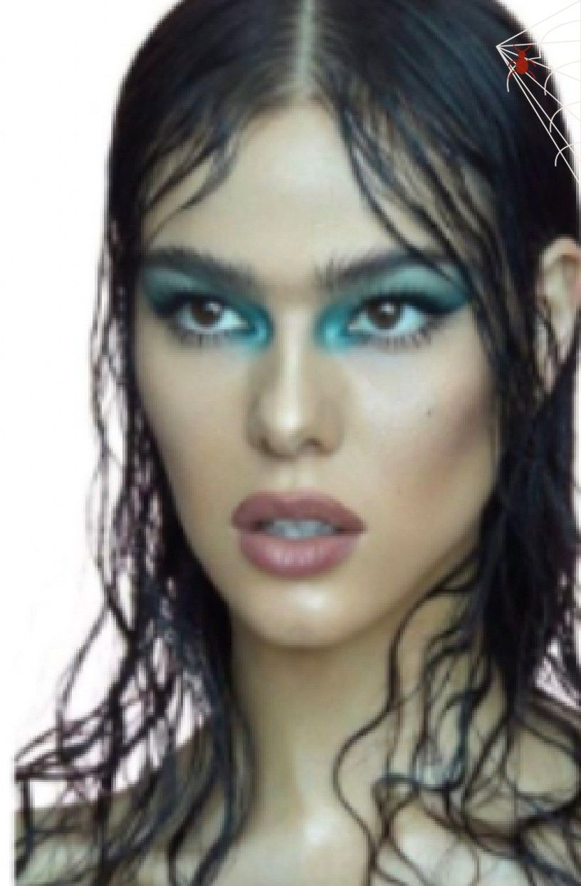 Velvet Widow, a Simple tier Halloween look