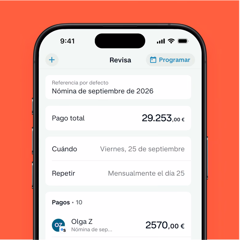 Teléfono mostrando una pantalla de pagos y transacciones de Monzo Business.