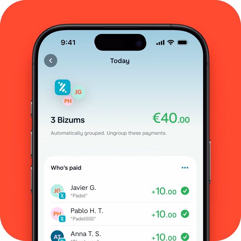 iPhone que muestra la pantalla de Bizum en la app de Monzo, con varios pagos recibidos organizados en una lista, importes en verde y detalles de las operaciones.
