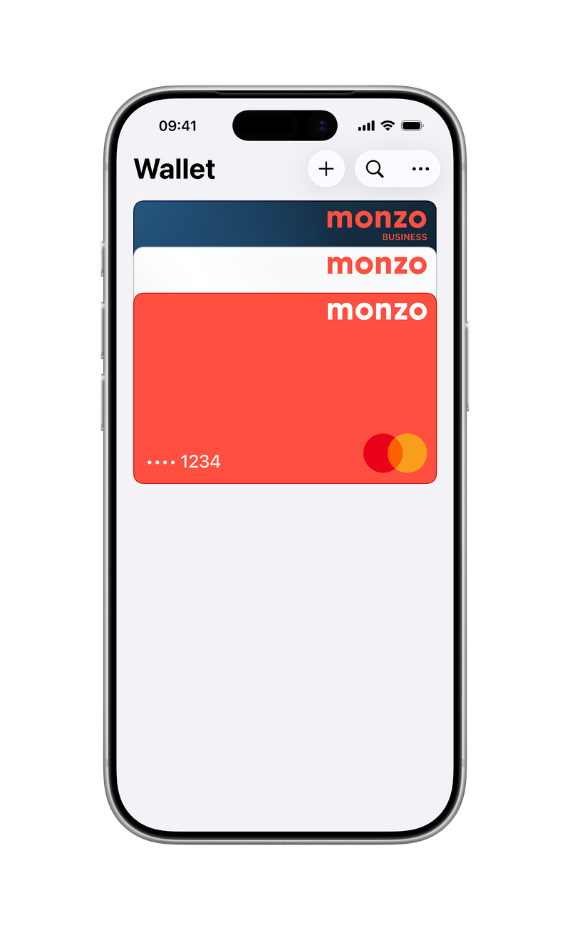 Teléfono que muestra varias tarjetas de Monzo añadidas a la Cartera de Apple.