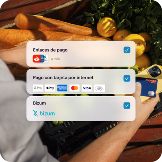 Primer plano de la interfaz de la app de Monzo Business en un teléfono.