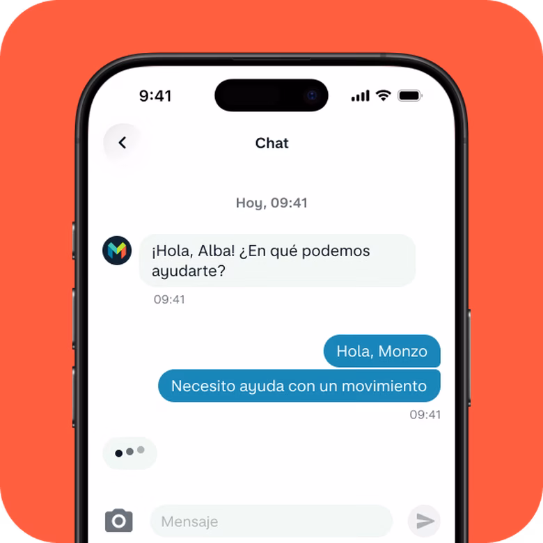 Teléfono que muestra un chat de atención al cliente en la aplicación de Monzo.
