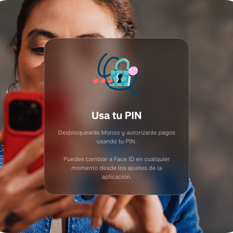 Persona con un teléfono con una superposición que explica cómo usar un PIN de forma segura.