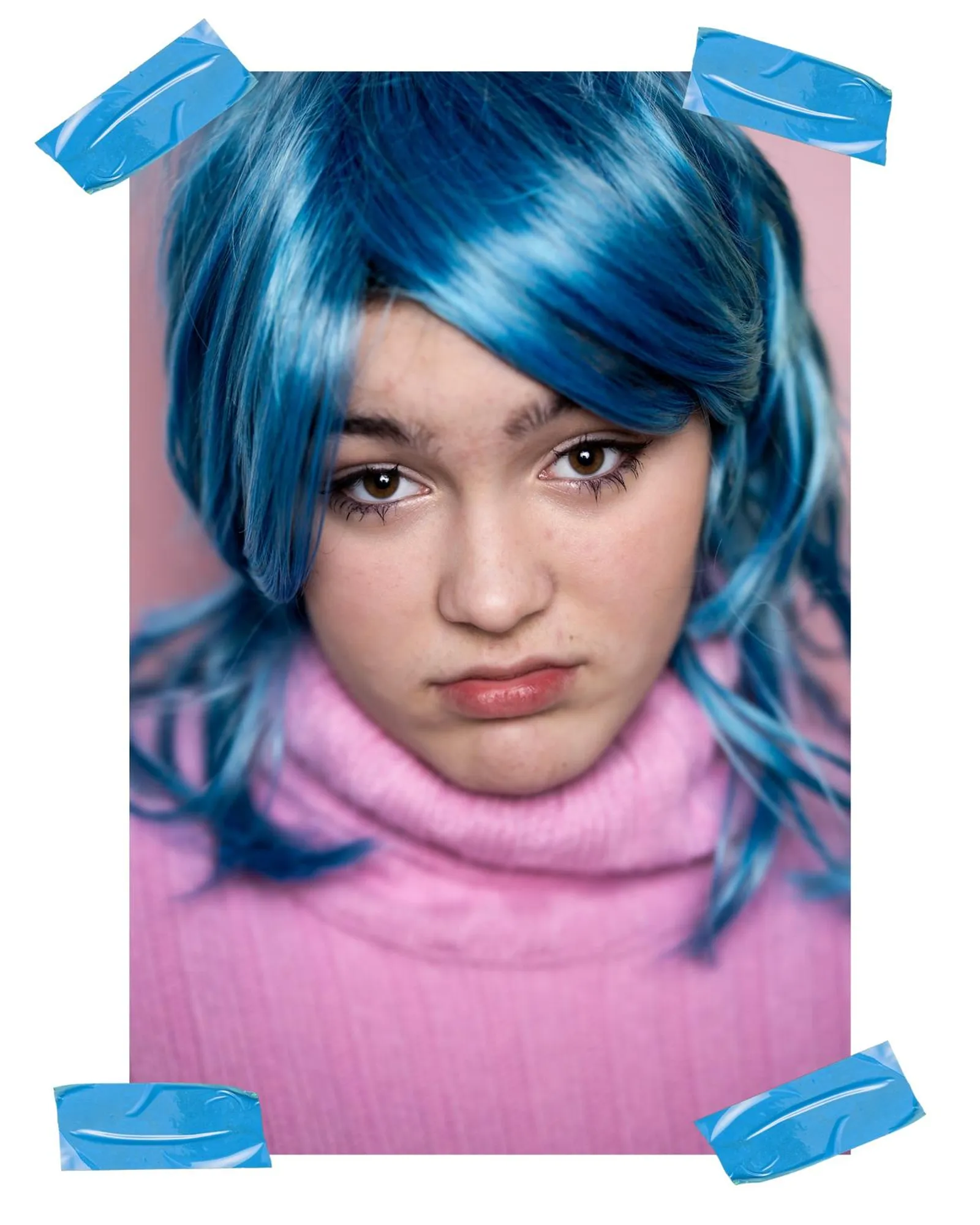 Portret blauwe pruik