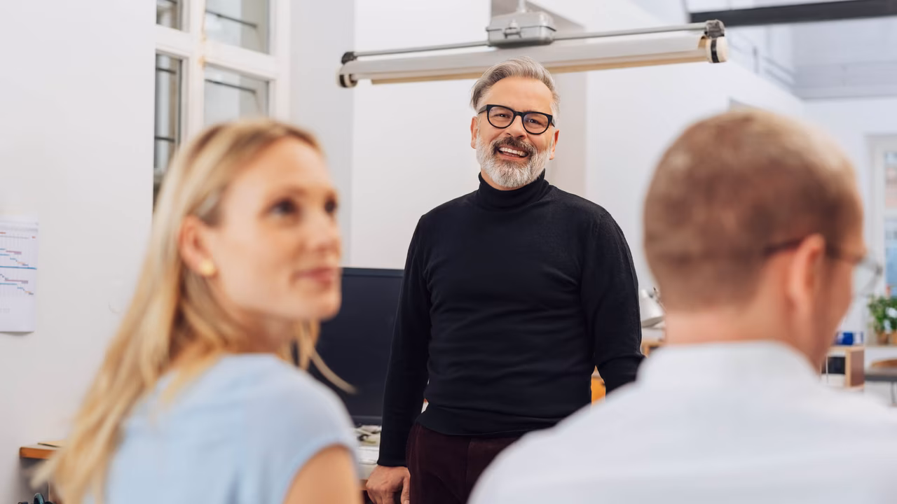 Team entwickelt gemeinsam digitale Lösungen zur Prozessdigitalisierung