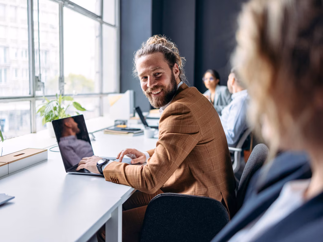 Man working in the office with cloud-based applications and digital work processes