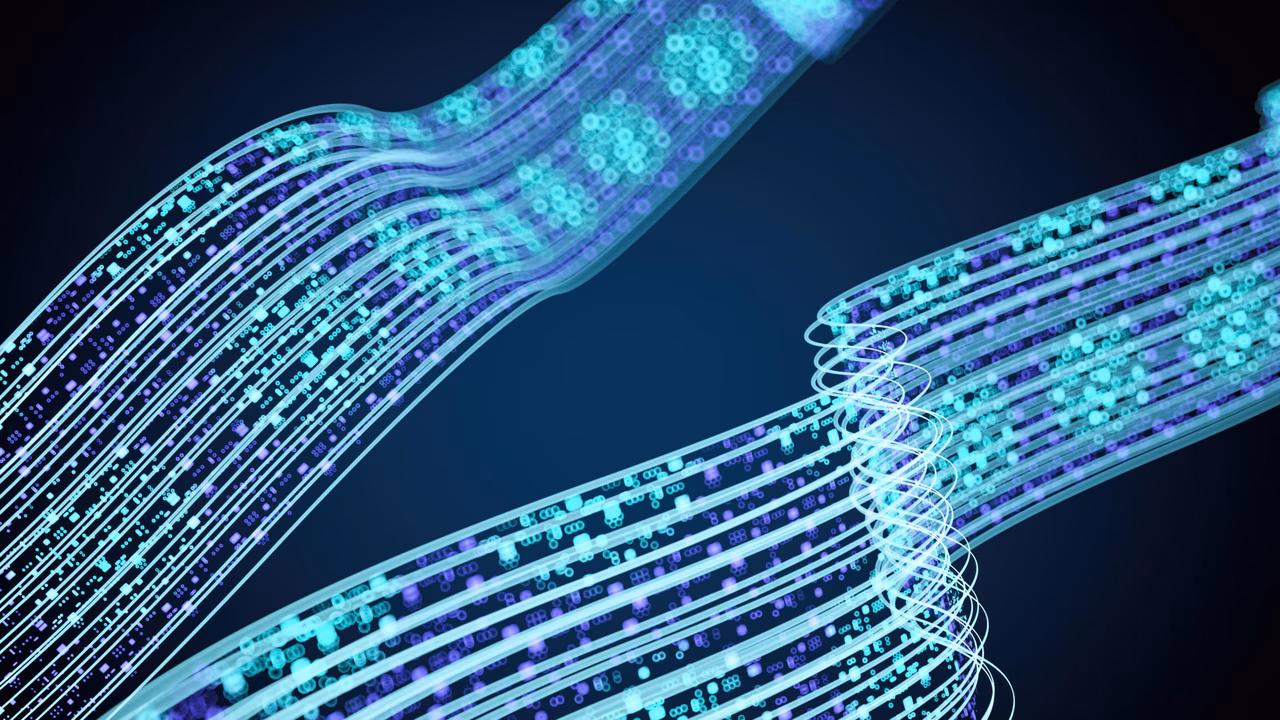 Blauer und grüner digitaler Datenstrom im Cyberspace