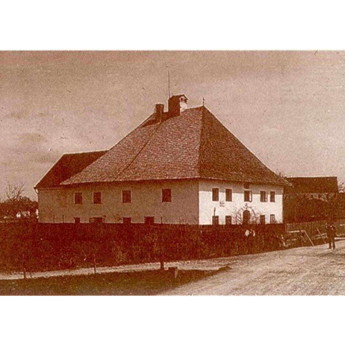Das Krankenhaus-Gebäude früher - ein Lazarett
