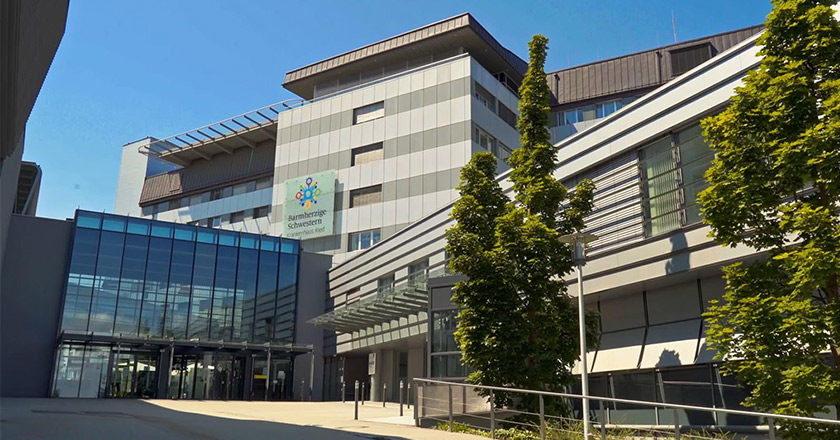 Eingang des Krankenhauses