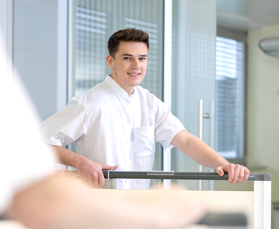 Zivildiener im Krankenhaus