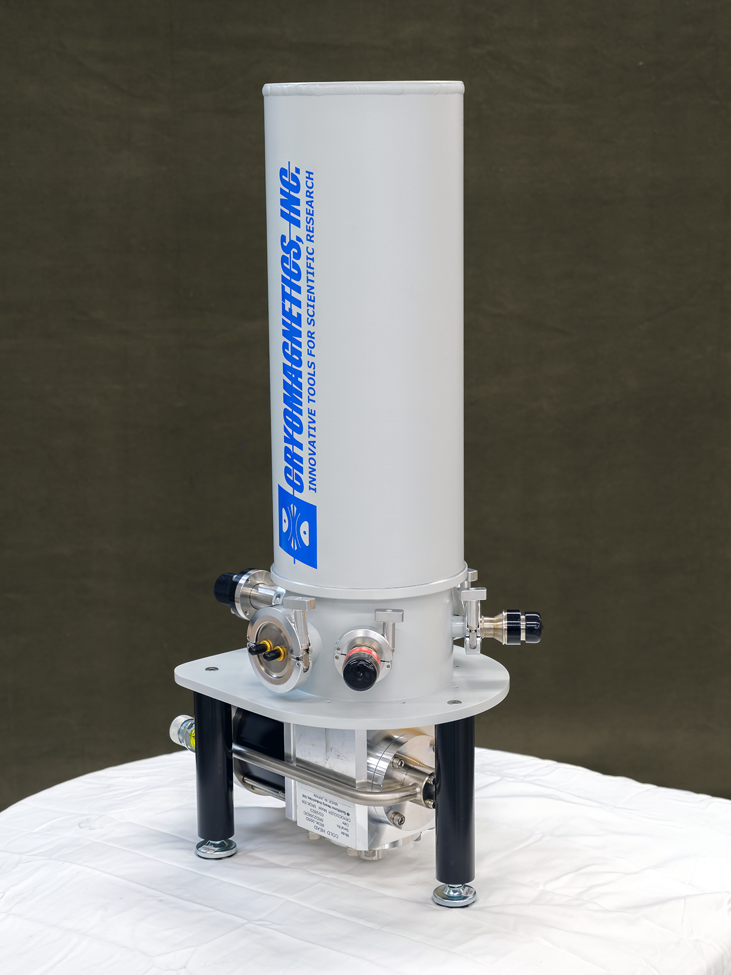 OMNI-Mag-TT 6 Tesla compact superconducting magnet system