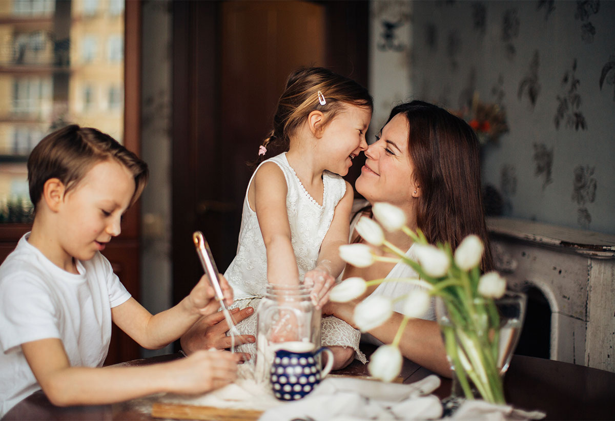 mutter mit kindern
