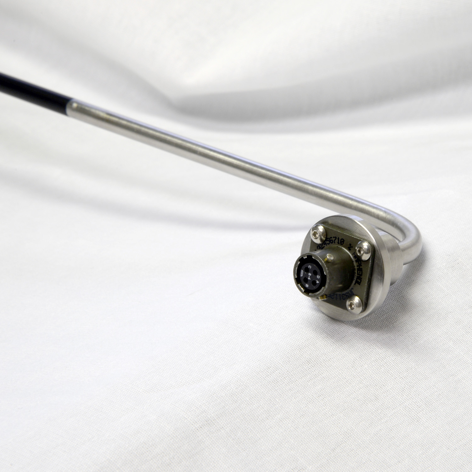 Cryomagnetics Model 3DA liquid helium level sensor with hermetically-sealed electrical connector