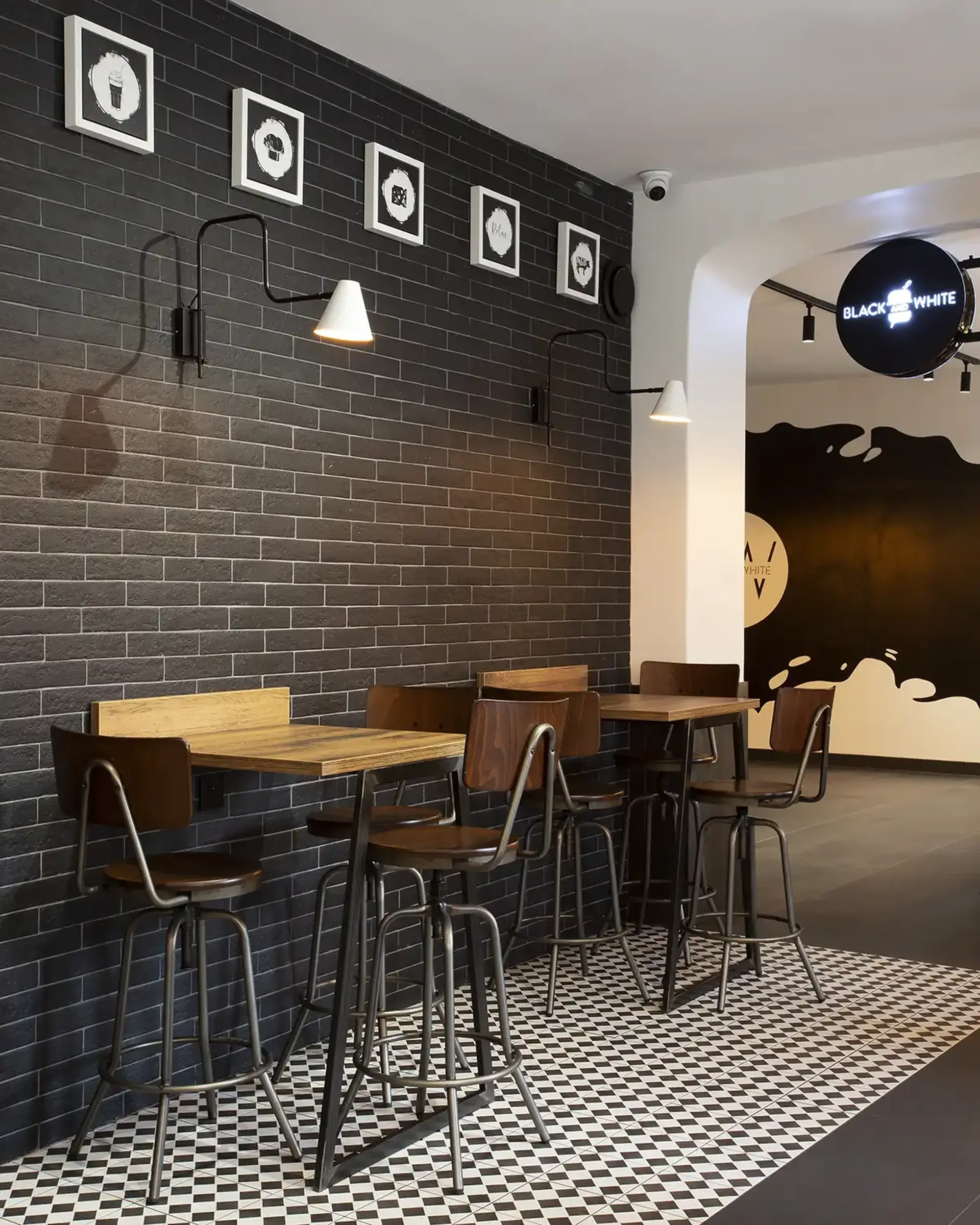 Black & White Burger interior