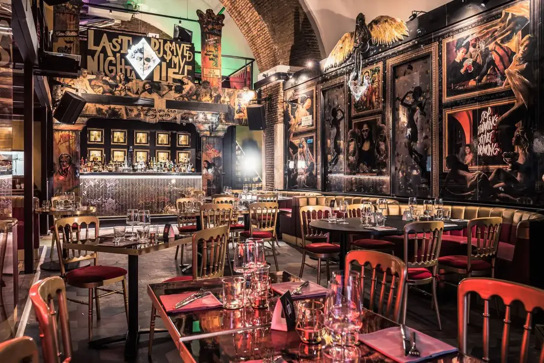 Cash interior