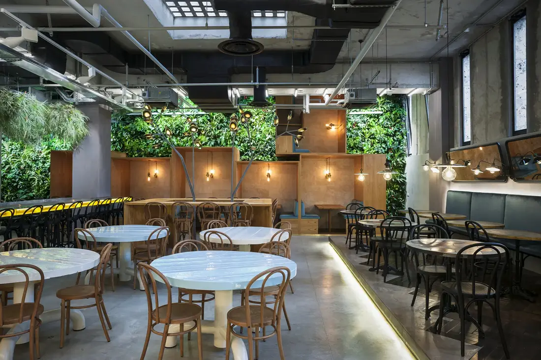 Fendi Caffè interior