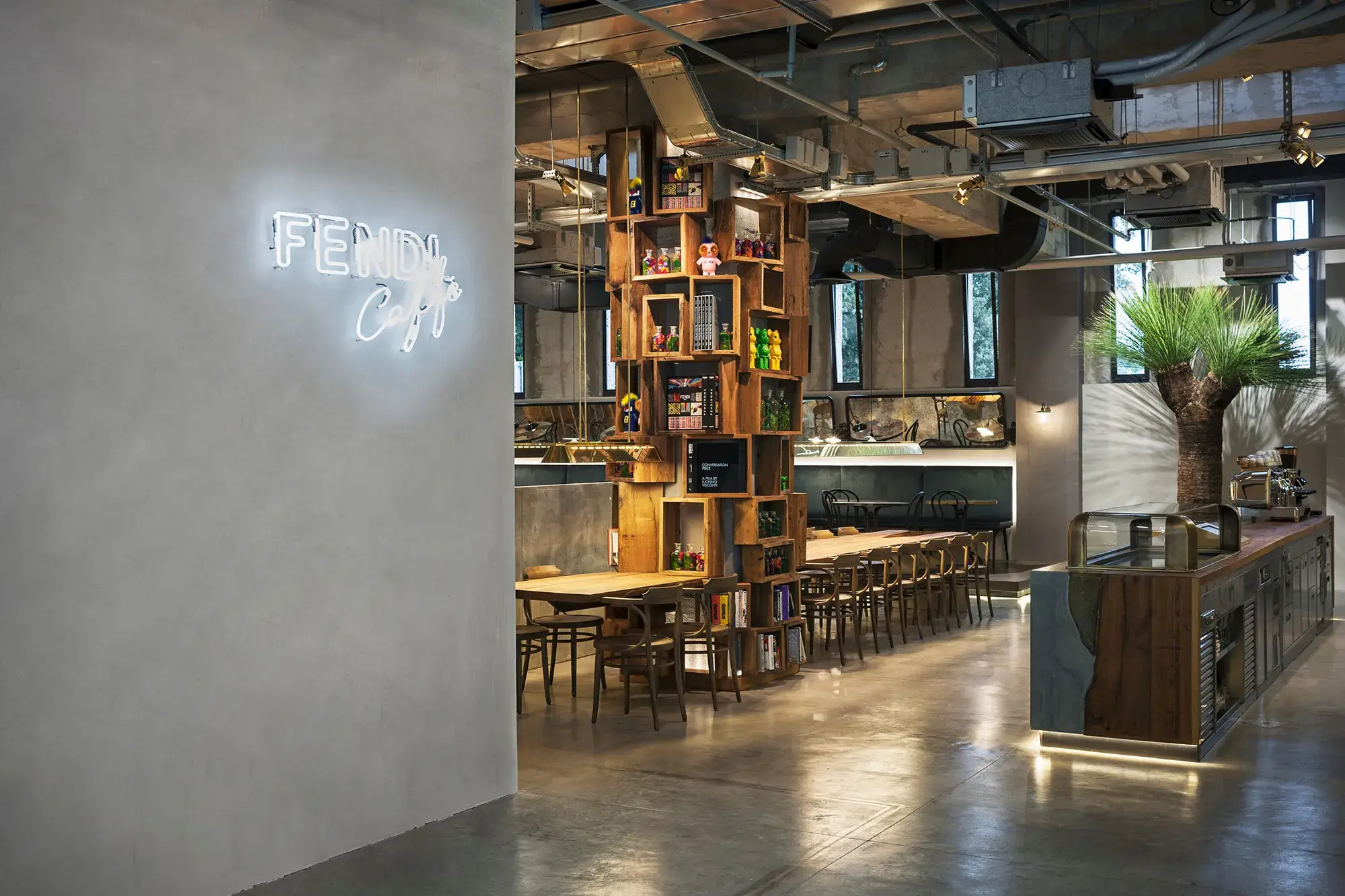 Fendi Caffè interior