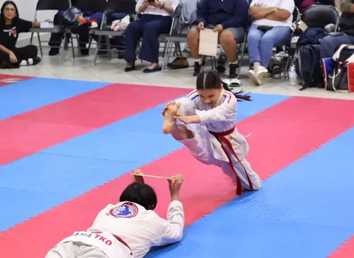 Exhibición de técnicas de Taekwondo en GAMA Cumbres Monterrey
