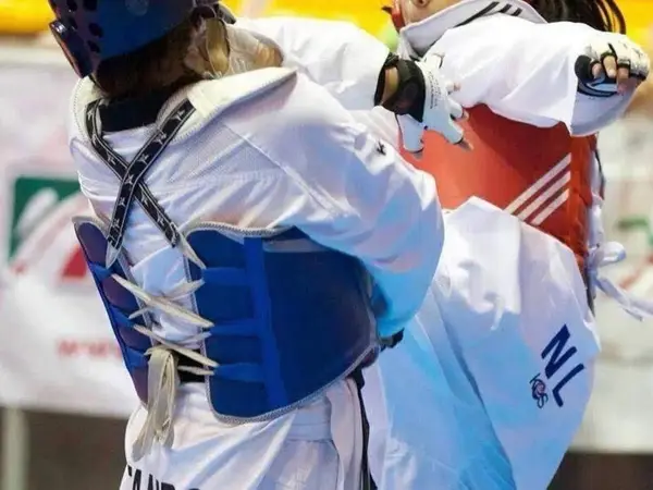 Combate Kyorugi en competencia de Taekwondo Monterrey
