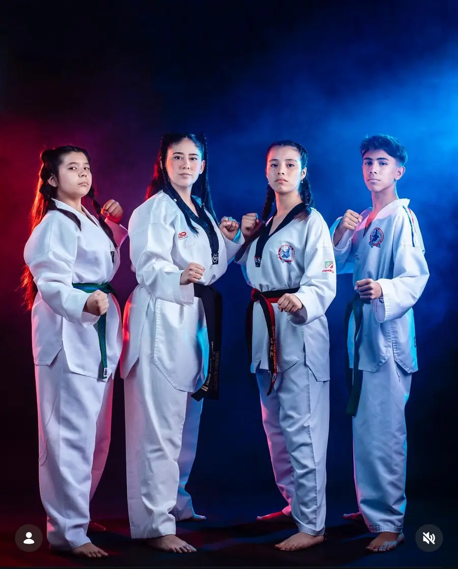 Alumnos jóvenes de Taekwondo en Monterrey Cumbres
