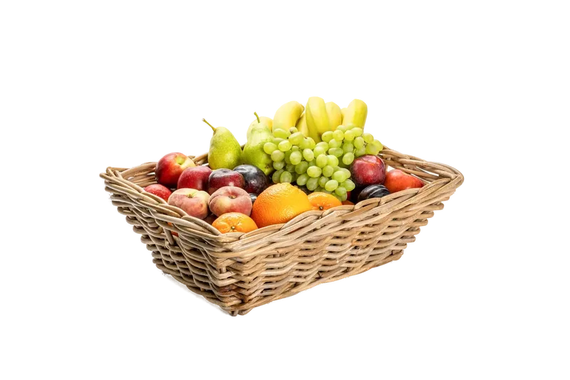 Seitlich fotografierter Firmenfrüchte-Korb mit Äpfeln, Bananen, Trauben, Birnen & Orangen