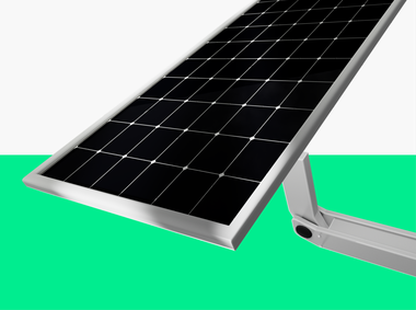 3D-Rendering eines Solarpaneels über einer knallgrünen Fläche.