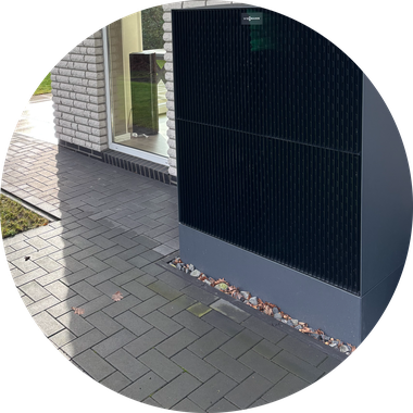 Wärmepumpe vor einem Haus. Foto: privat