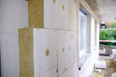 Dämmung einer Außenwand. Foto: Robert Poorten/Adobe Stock