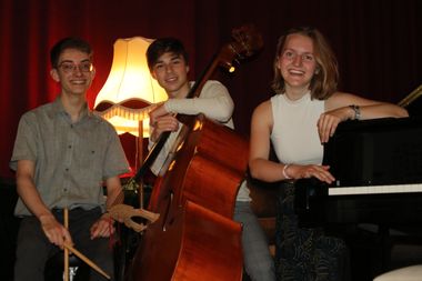 Das Bild zeigt die drei Bandmitglieder. Foto: Jazzico