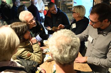 Material bei einer öffentlichen Veranstaltung zum Wärmeplan