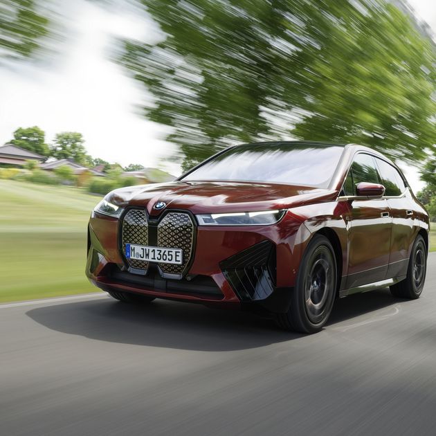 https://a.storyblok.com/f/292711/5600x3738/304cecef88/p90465419_highres_bmw-ix-m60-05-2022.jpg