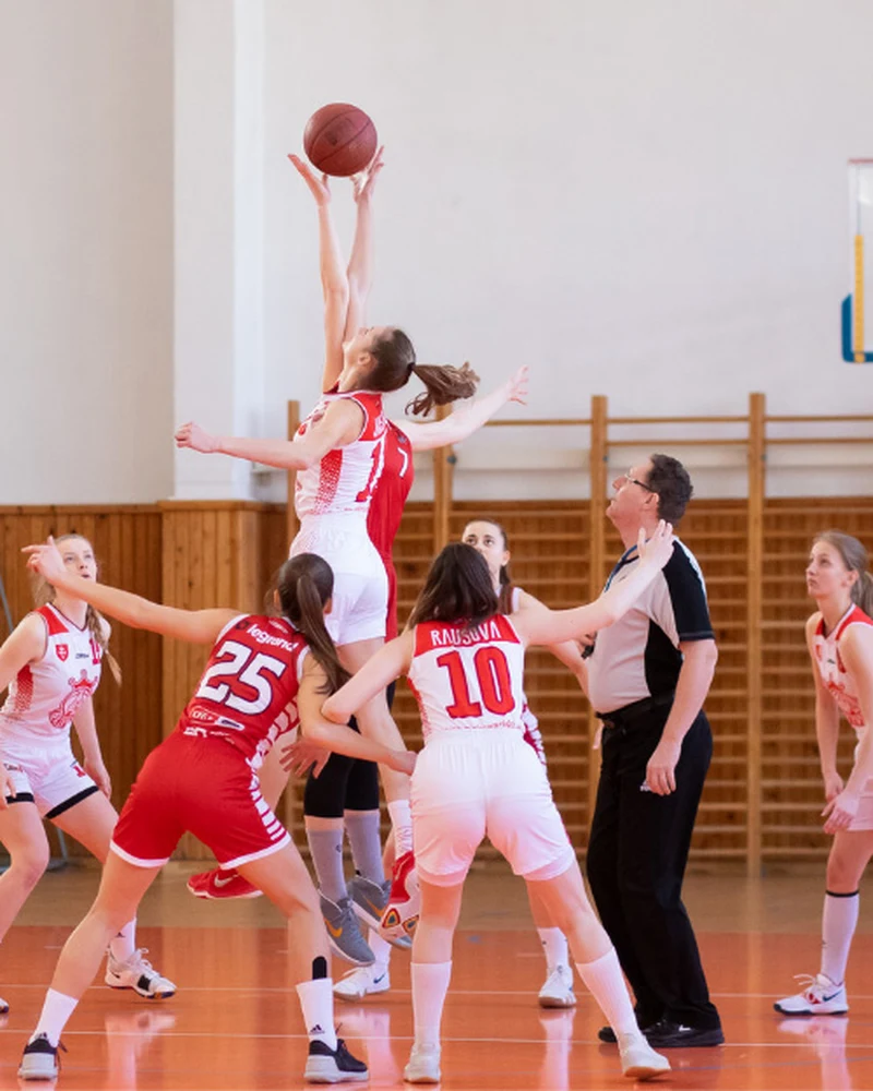 Sportboden mit geprüfter Stoßdämpfung in der Halle