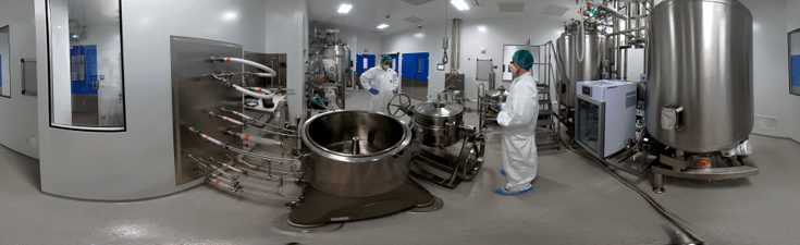 LFB Biomedicaments – Training a new technician on how to set up a centrifuge