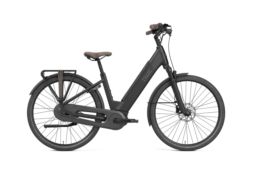 Elan Daily in Asphalt Black