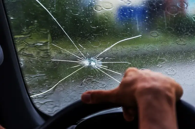Cracked windscreen on rain