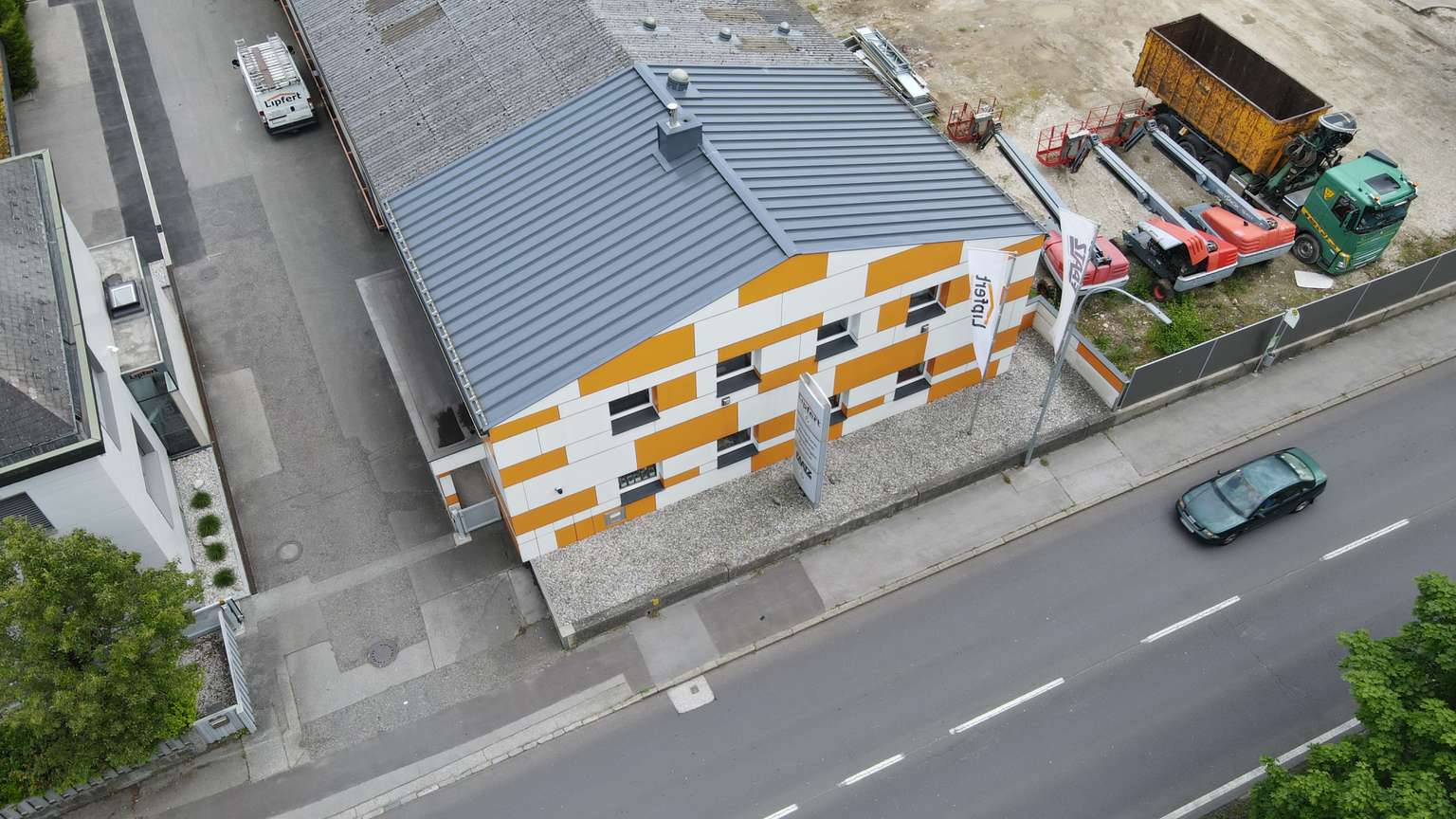 Drohnenaufnahme des Lipfert Firmengebäudes von oben.