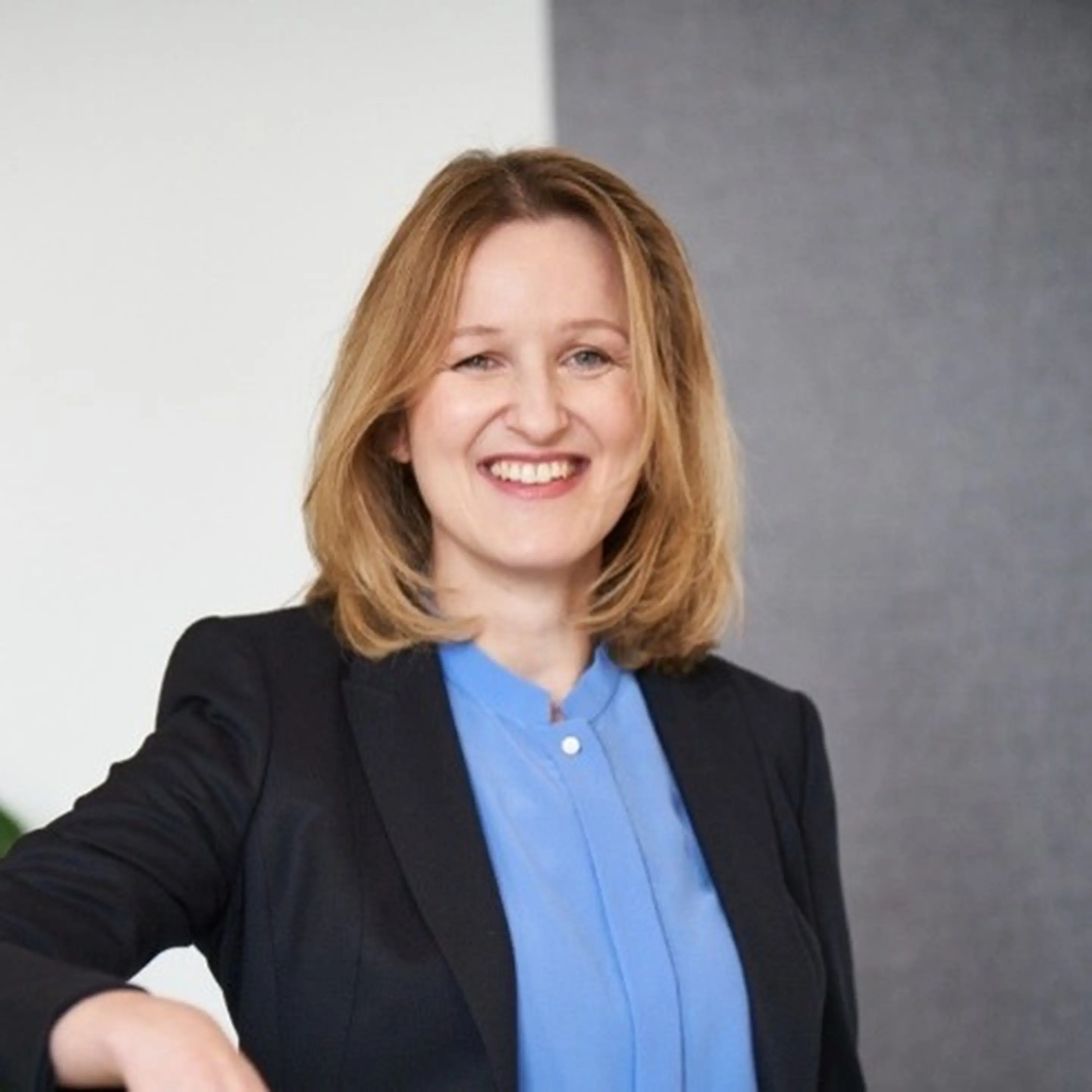 Dr. Ruth Diebold, Head of Medical Affairs, DR. KADE Health Care, Berlin