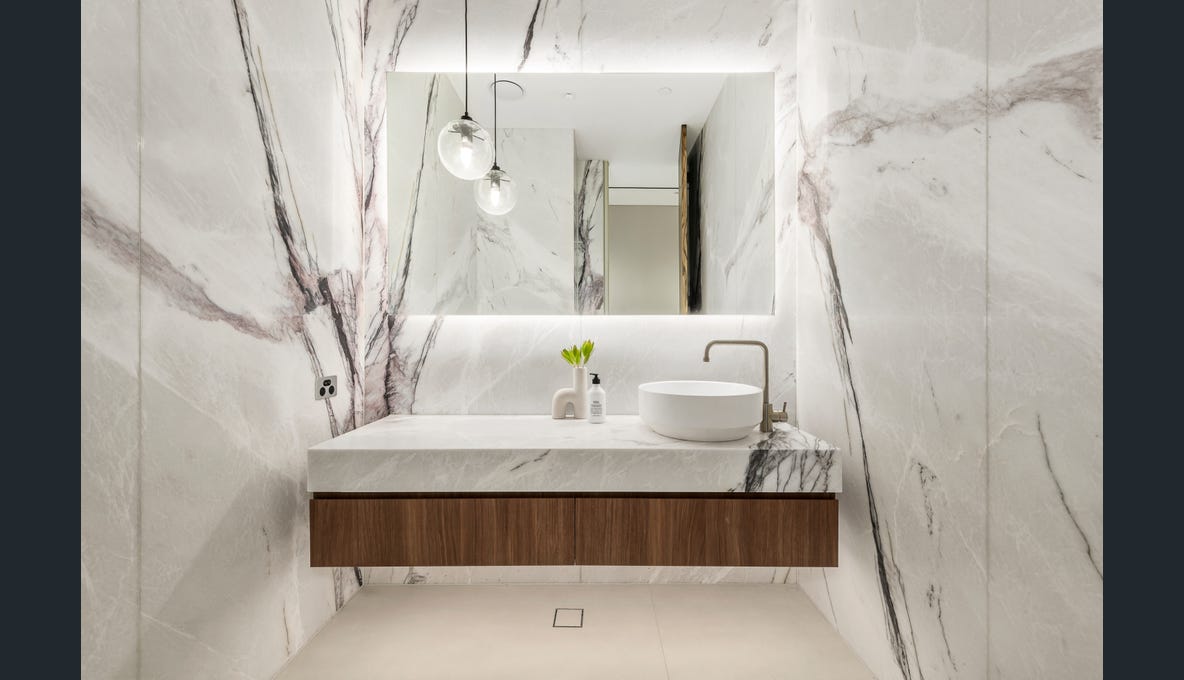 Northbridge Contemporary Residence image 4