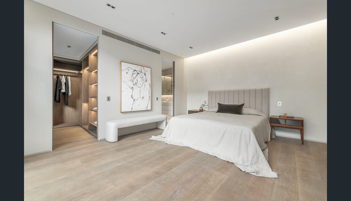 Northbridge Contemporary Residence image 2
