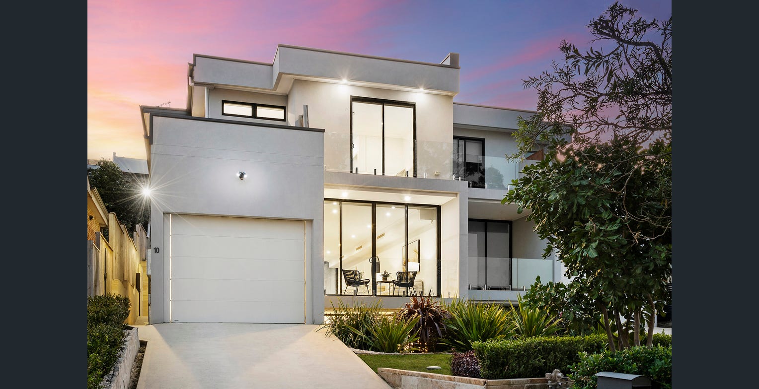 Castle Cove Twin Residence image 1