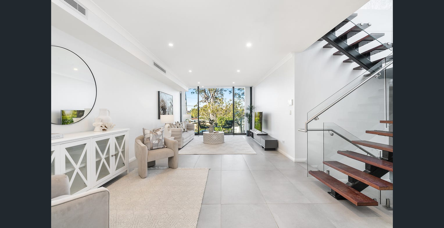 Castle Cove Twin Residence image 4