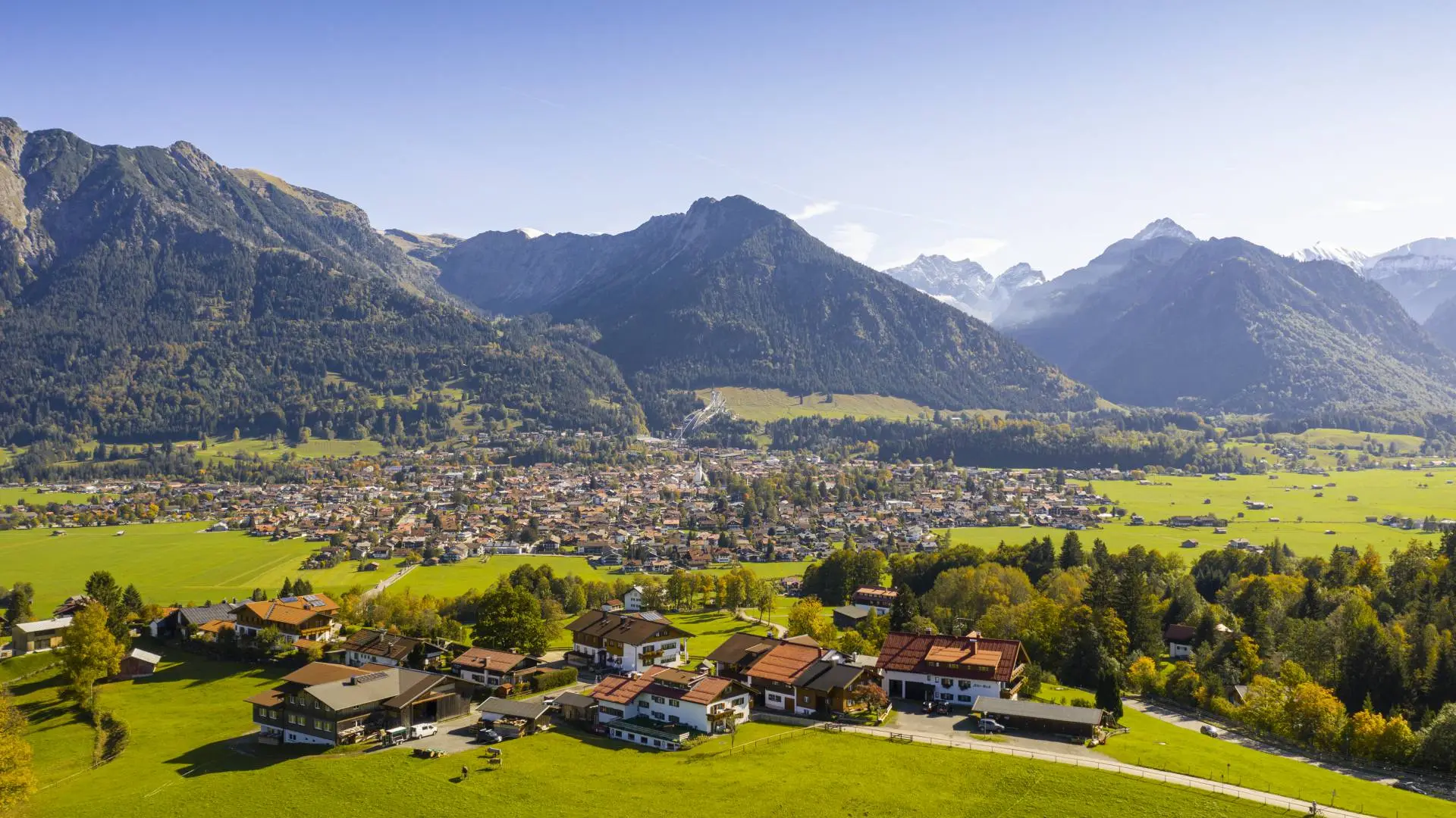 Blick über den Großen Alpsee und die Allgäuer Bergwelt bei Immenstadt
