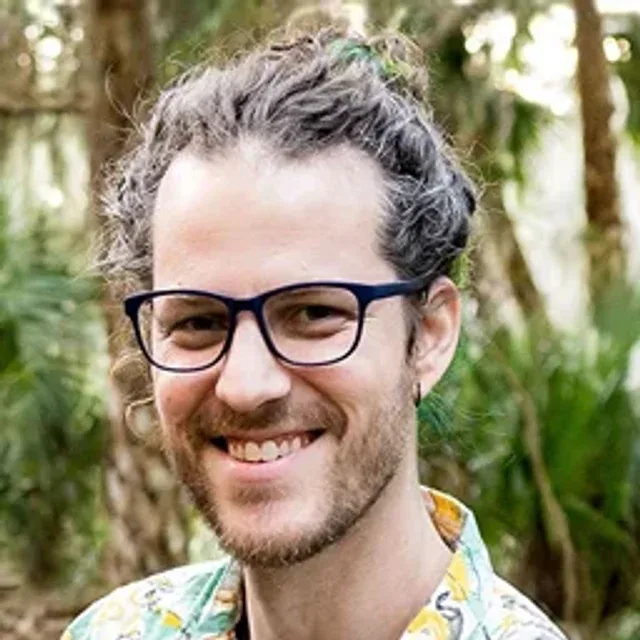 Chris Hunter headshot