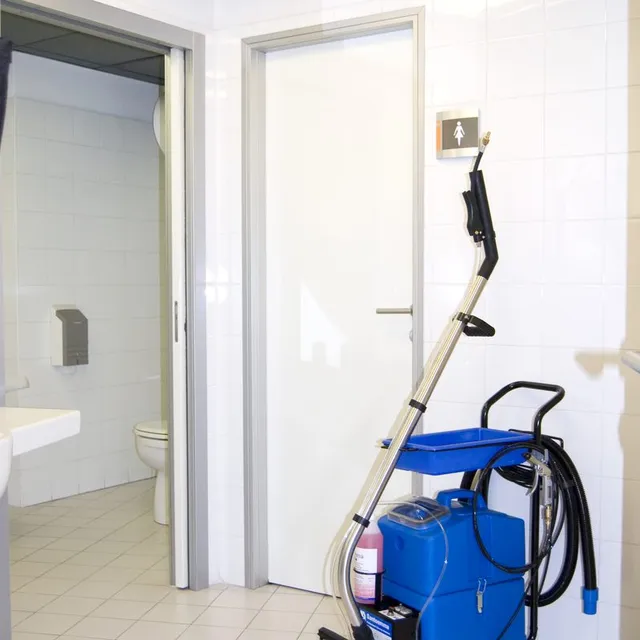 Eveline Sanitet rengøring og toilet rengoering