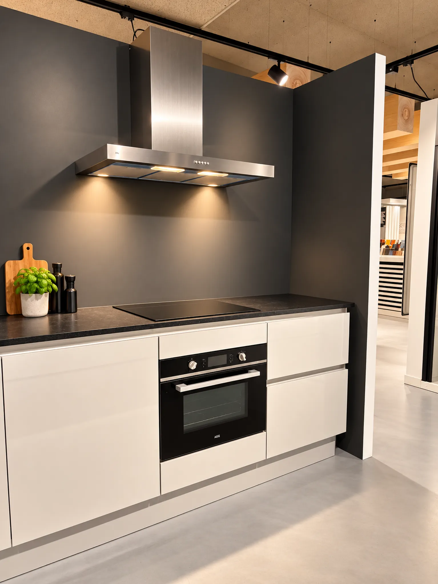 Interliving rechte keuken in platinagrijs