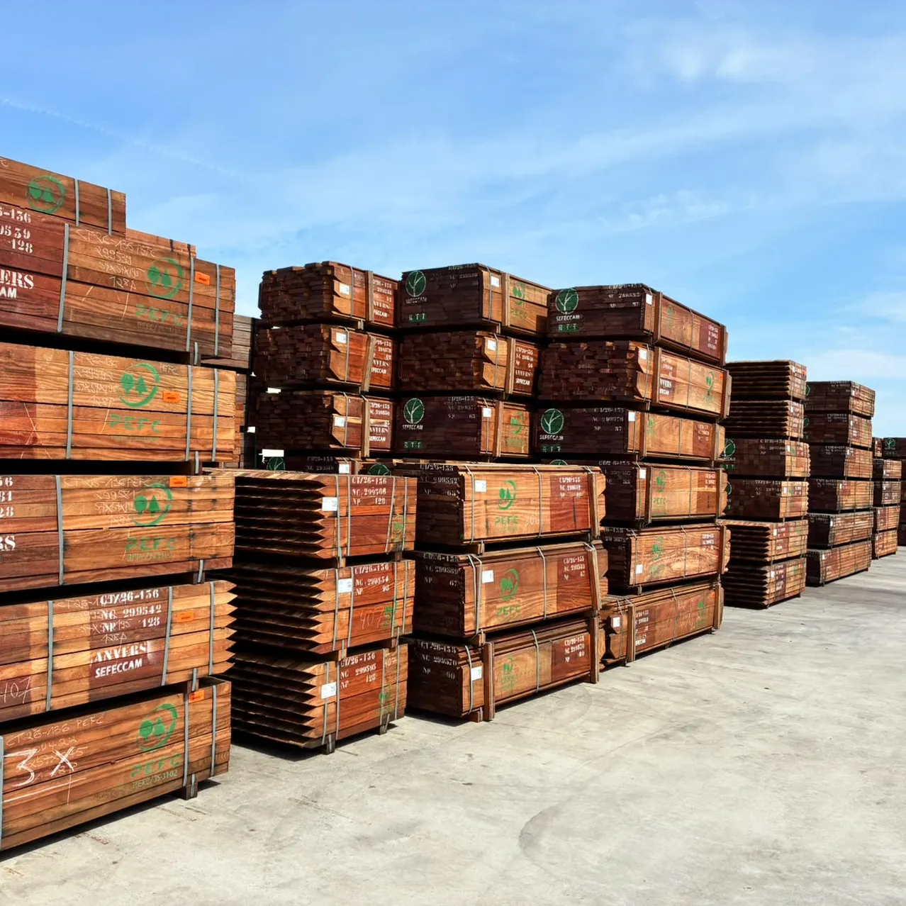 Carpentiermooren import distributie tuinhout